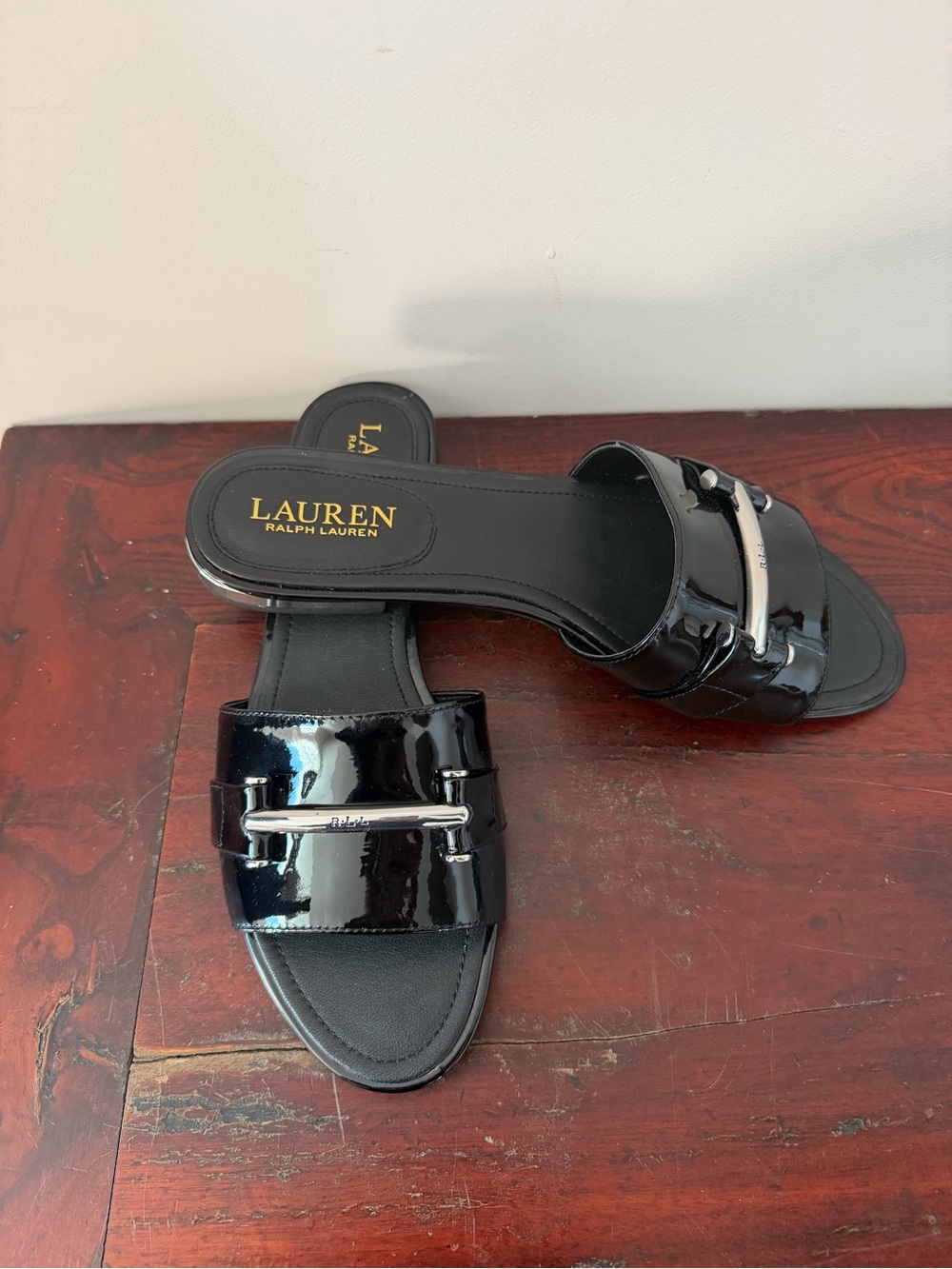 Lauren Ralph Lauren Davan Black Patent Leather Horsebit
Flat Slide Sandals 7.5